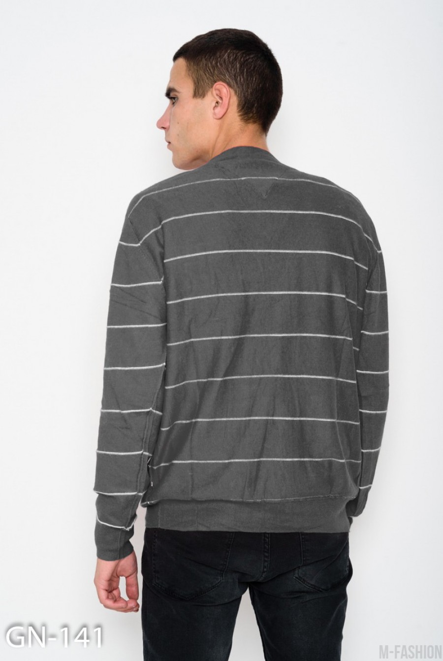 Серый ангоровый свитер с пуговицами и глубоким V-образным вырезом- Фото 3