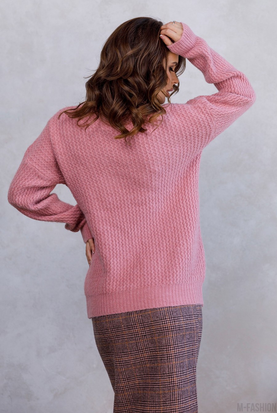Розовый ангоровый вязаный свитер-гольф- Фото 3