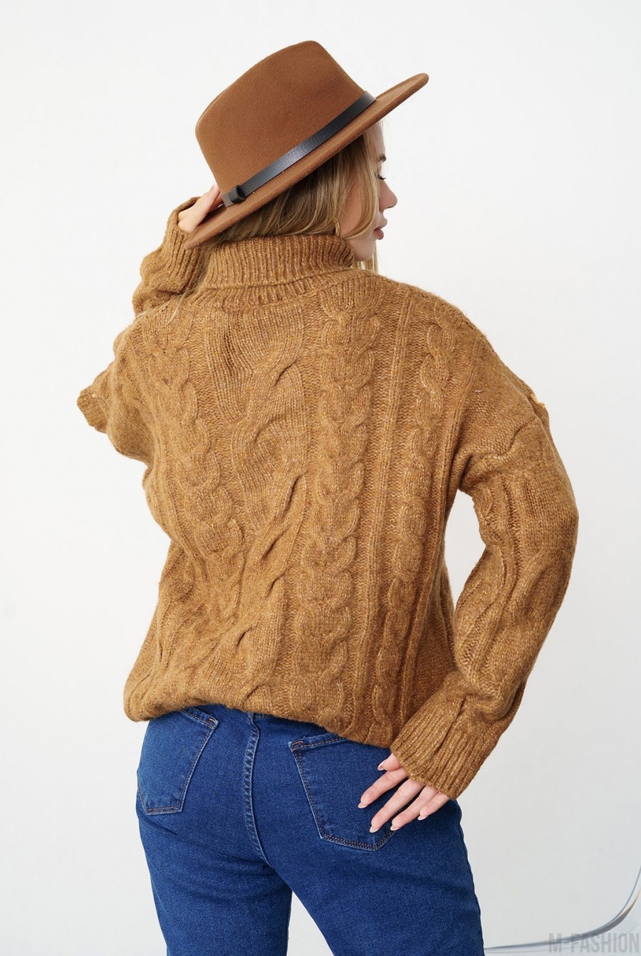 Коричневый шерстяной вязаный свитер с аранами- Фото 3