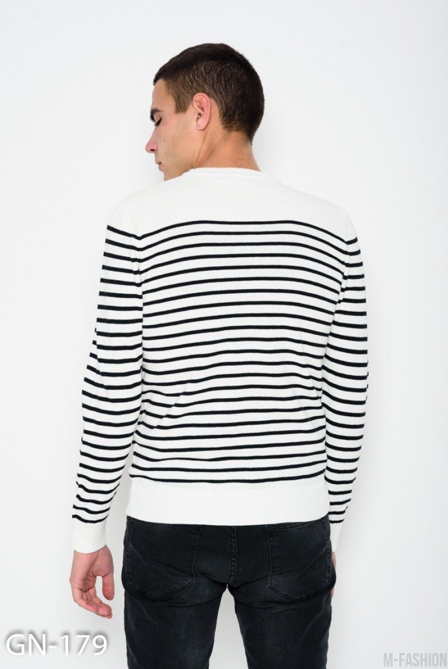 Черно-белый свитер с фактурным и полосатым декором- Фото 3