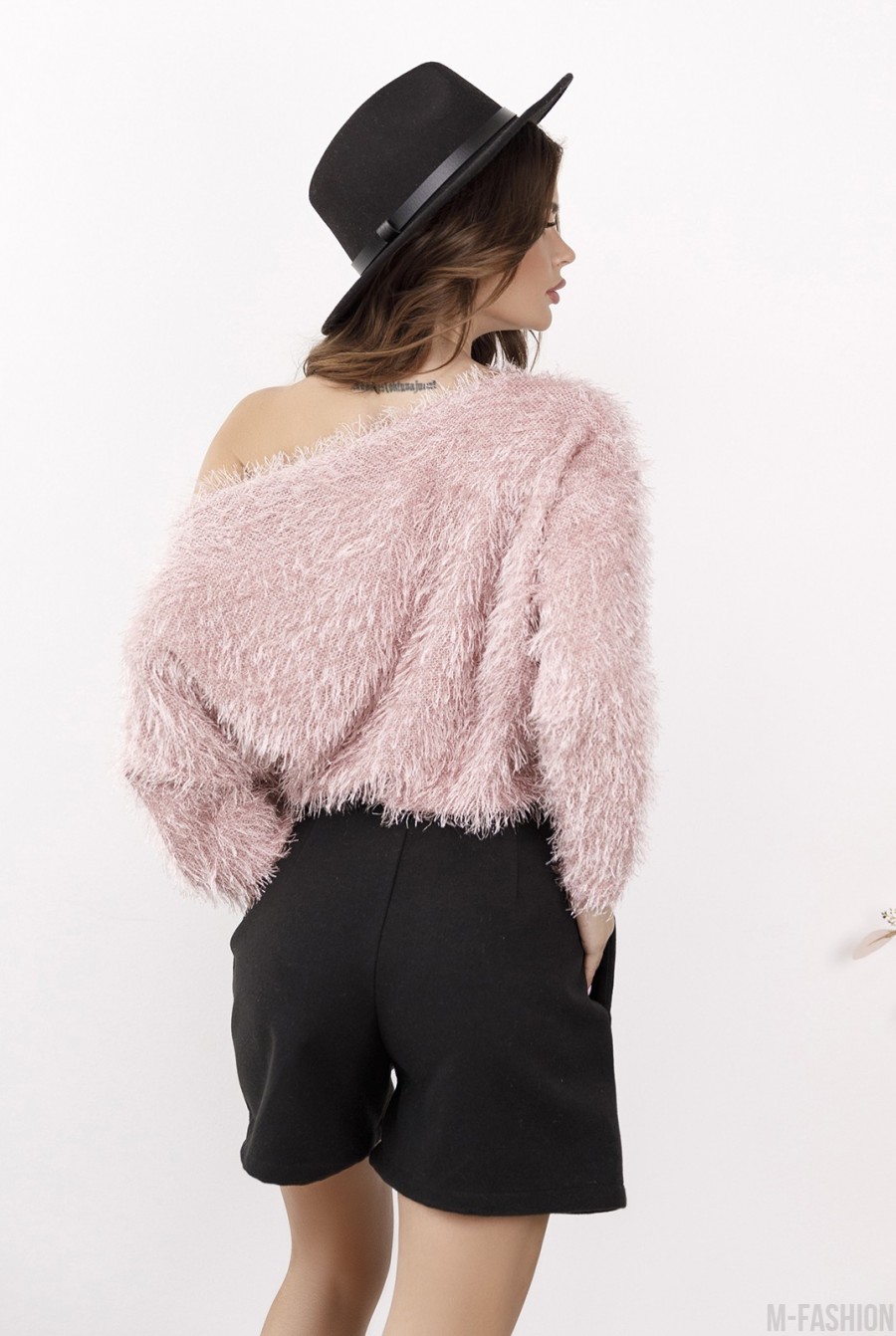 Розовый свободный свитер-травка с широкой горловиной- Фото 2