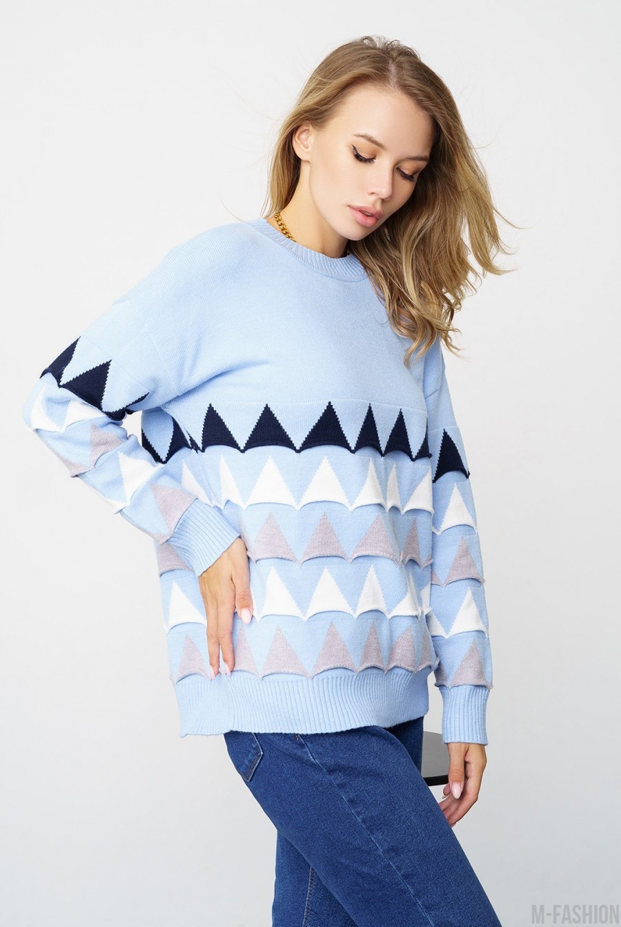Голубой вязаный свитер с объемными треугольниками- Фото 2