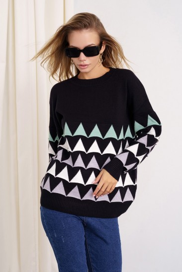 Черный вязаный свитер с объемными треугольниками
