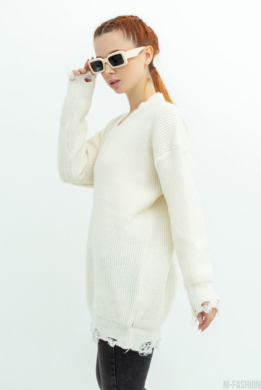 Молочный вязаный пуловер с перфорацией- Фото 2
