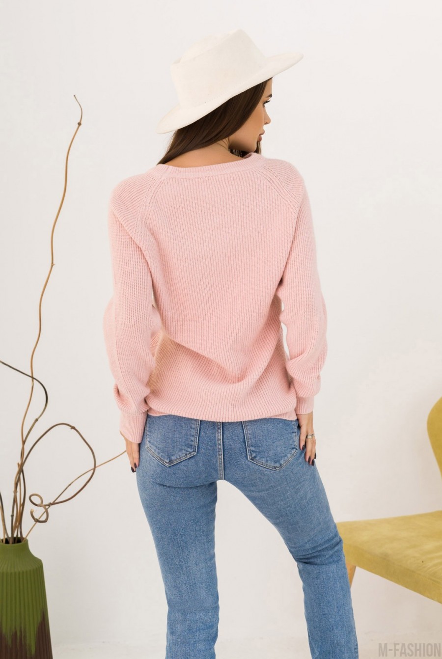 Розовый ангоровый свитер с геометрическим узором- Фото 3
