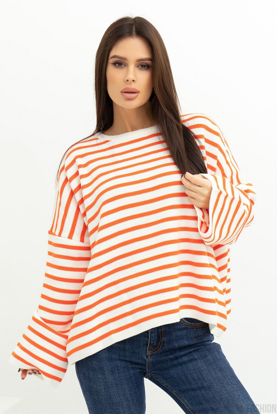 Бело-оранжевый полосатый свитер - Фото 1
