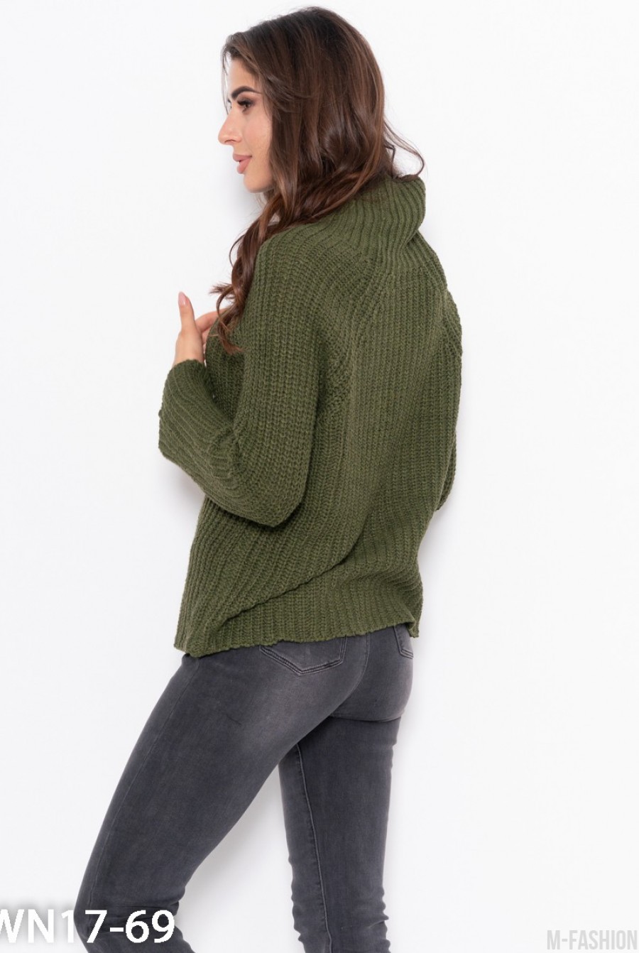 Зеленый вязаный свитер с высоким горлом- Фото 2