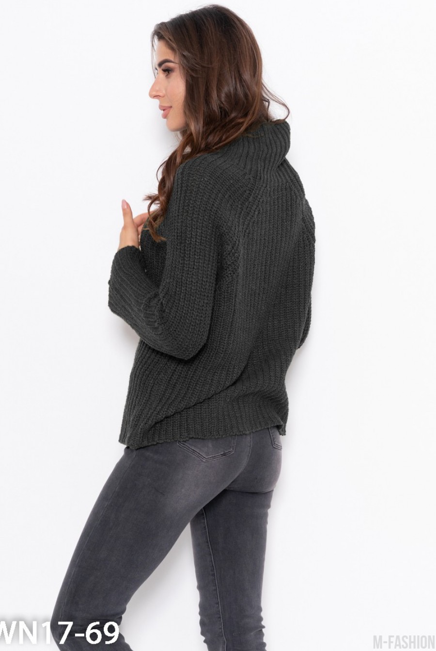 Черный вязаный свитер с высоким горлом- Фото 2