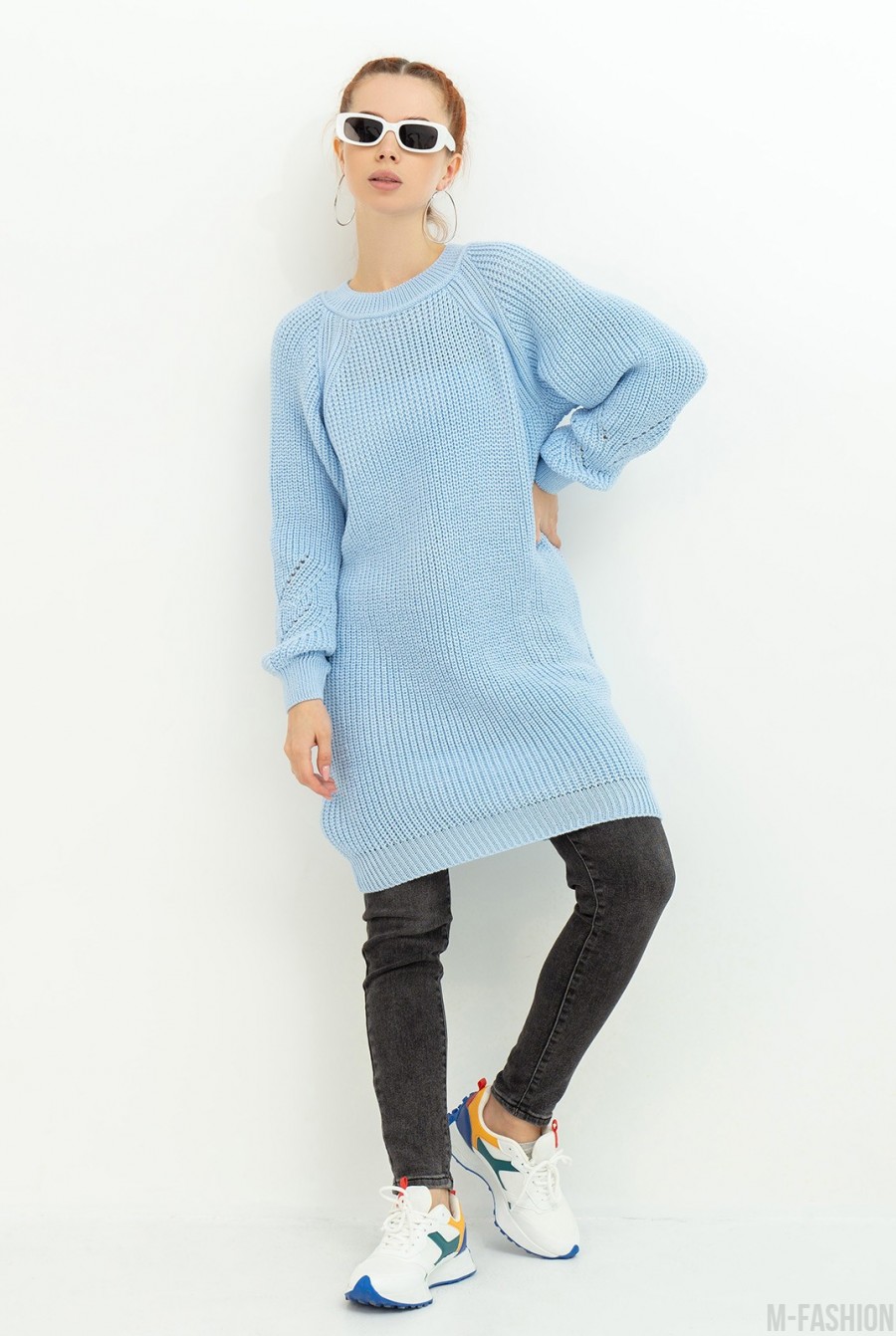 Голубой вязаный свитер-платье - Фото 1