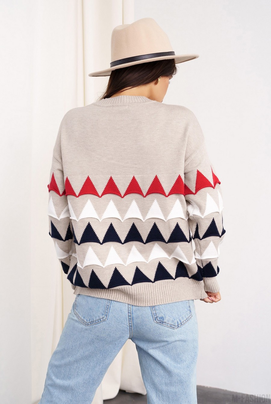 Бежевый вязаный свитер с объемными треугольниками- Фото 3