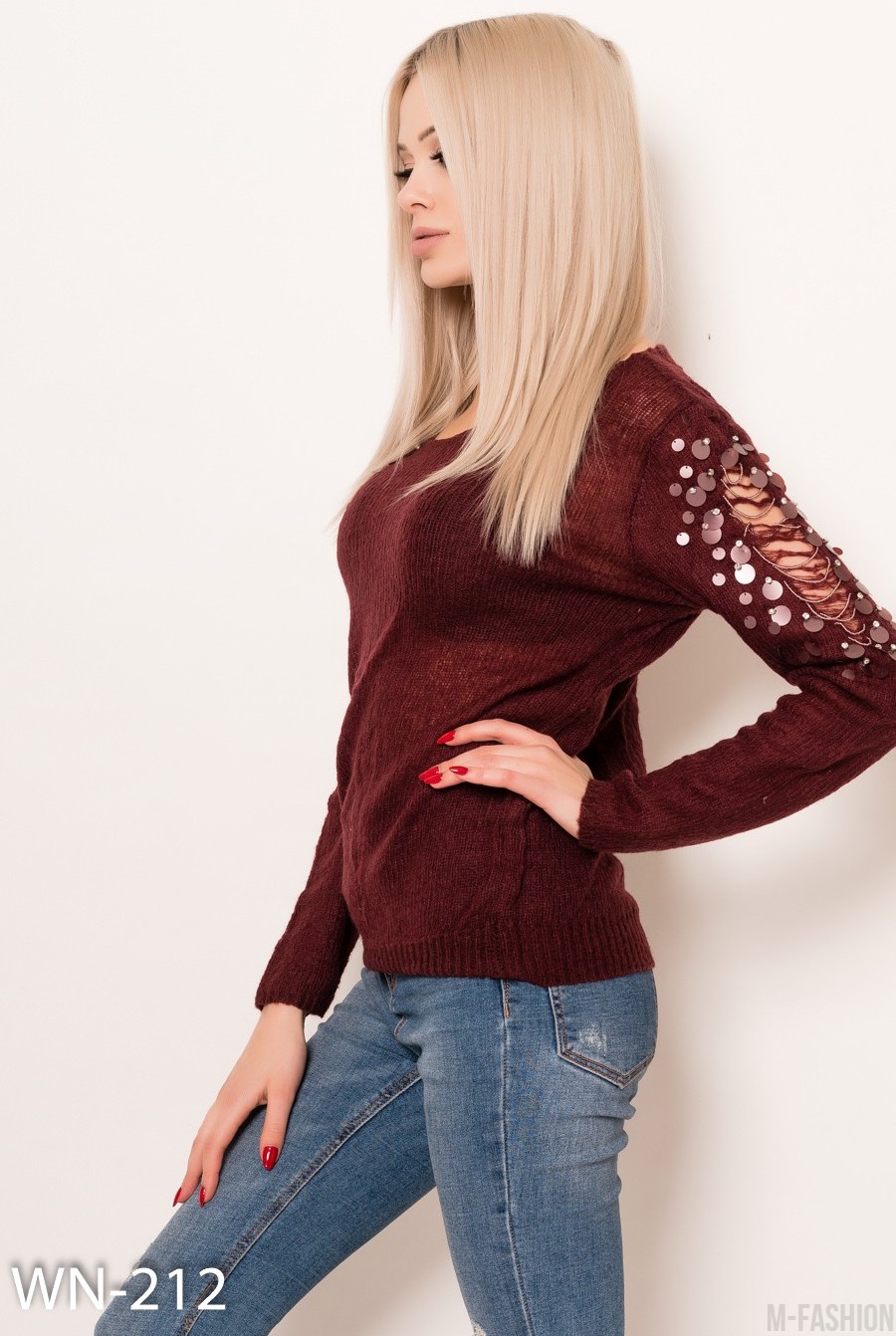 Легкий бордовый свитер с перфорацией и декором из пайеток и бисера- Фото 2
