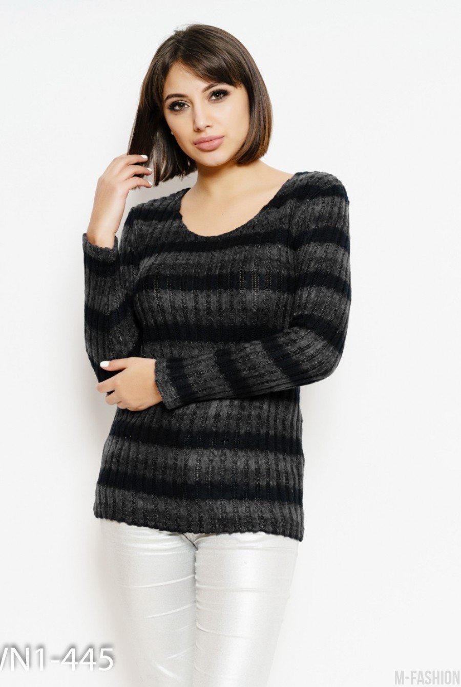 Черный полосатый свитер удлиненного кроя - Фото 1