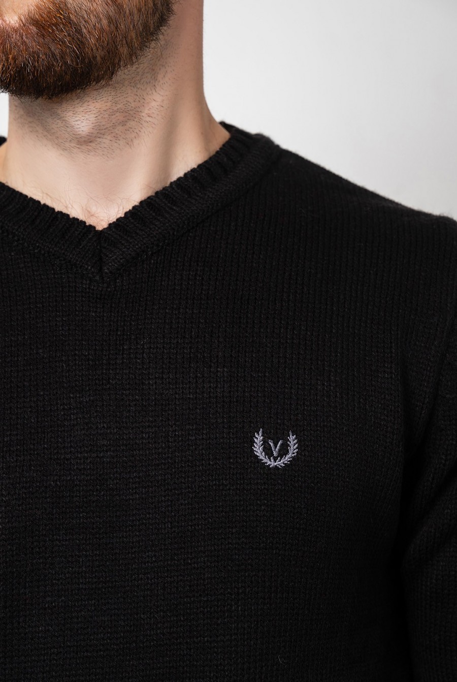 Черный вязаный пуловер с эмблемой- Фото 3