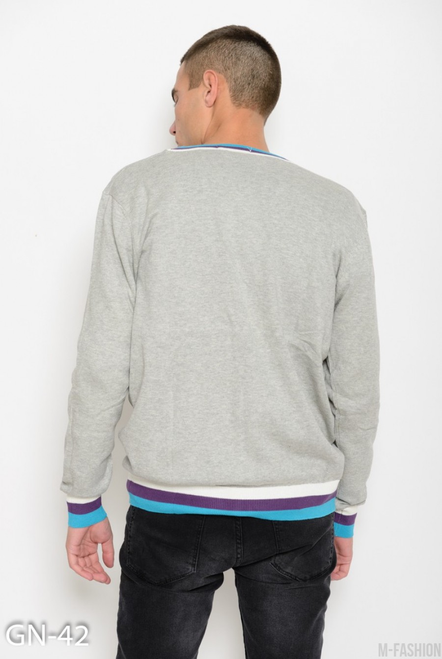 Меланжевый серый трикотажный свитер на пуговицах с полосатой тесьмой- Фото 3