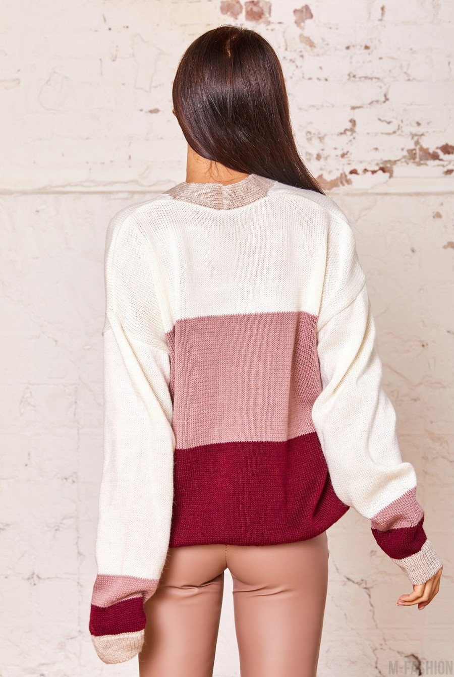 Комбинированный молочно-розовый свитер на пуговицах- Фото 3