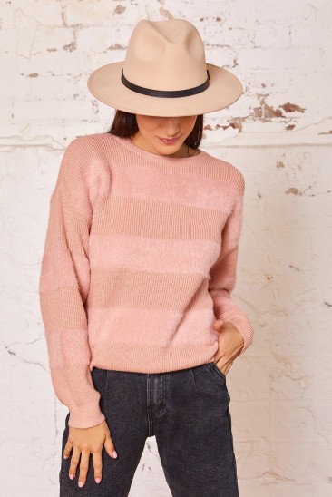 Розовый комбинированный полосатый свитер