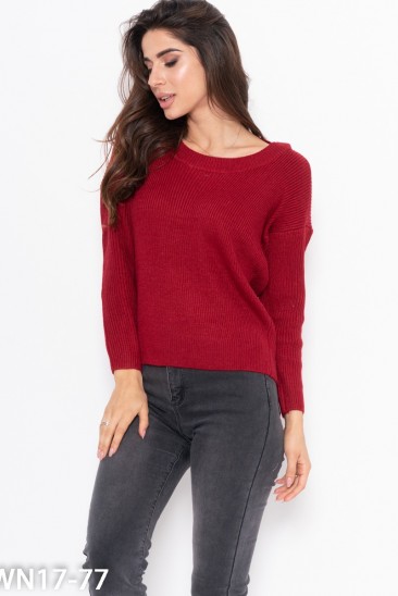 Красный вязаный свитер с вырезом на спинке