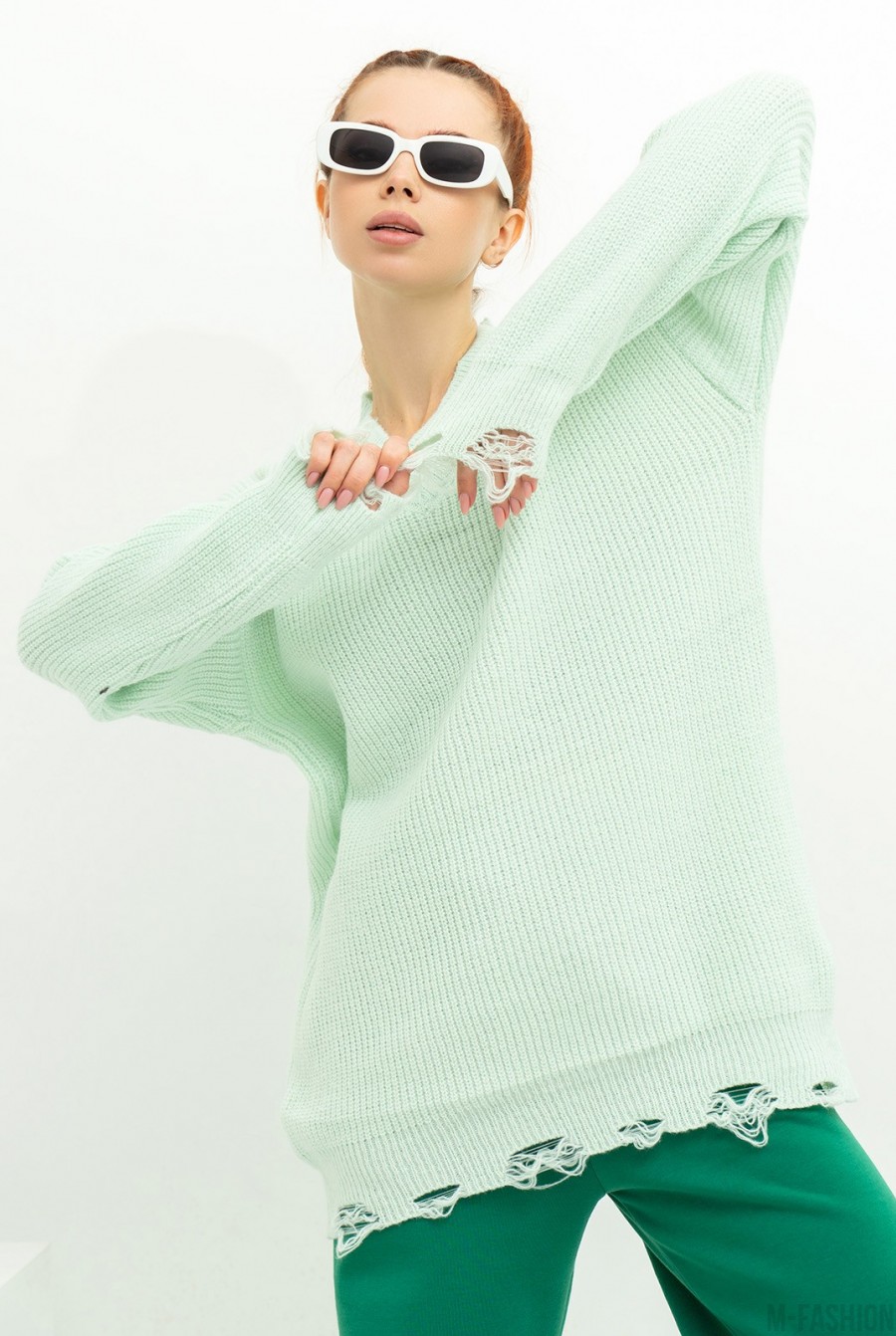 Мятный вязаный пуловер с перфорацией- Фото 2