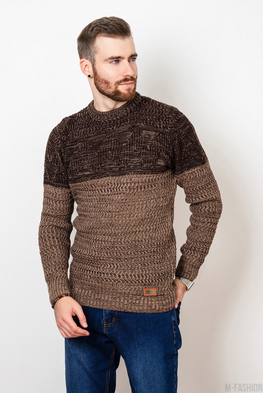 Коричневый шерстяной свитер комбинированной вязки - Фото 1