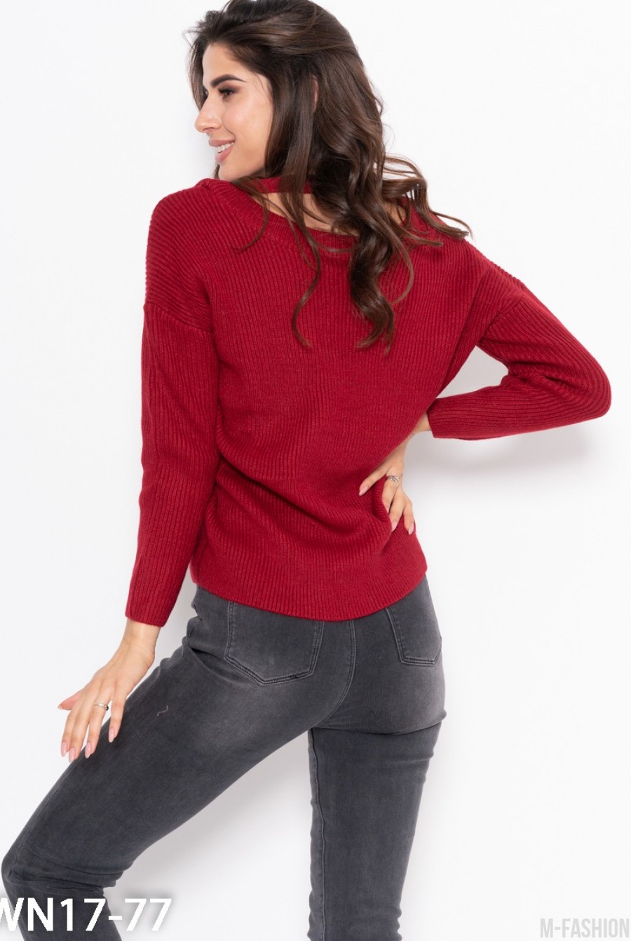 Красный вязаный свитер с вырезом на спинке- Фото 3