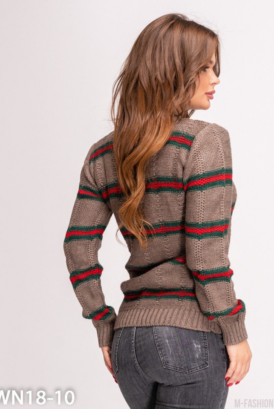 Коричневый вязаный свитер с красно-зелеными полосками- Фото 4
