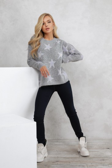 Серый ангоровый свитер со звездным декором