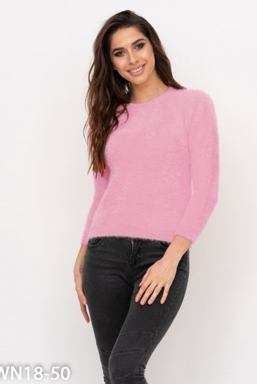 Розовый пушистый вязаный свитер