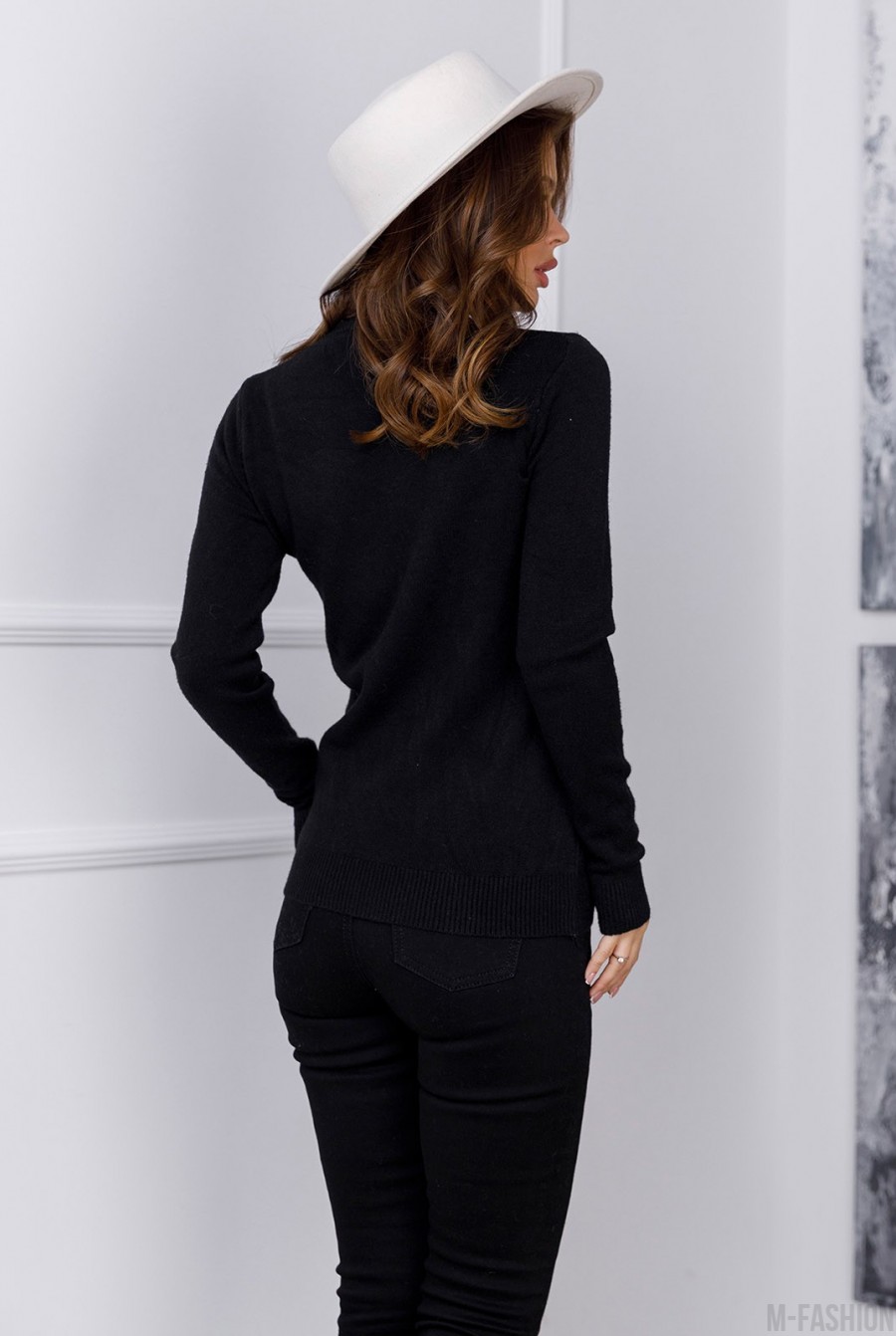 Черный ангоровый свитер с бусинами и цветочной аппликацией- Фото 3