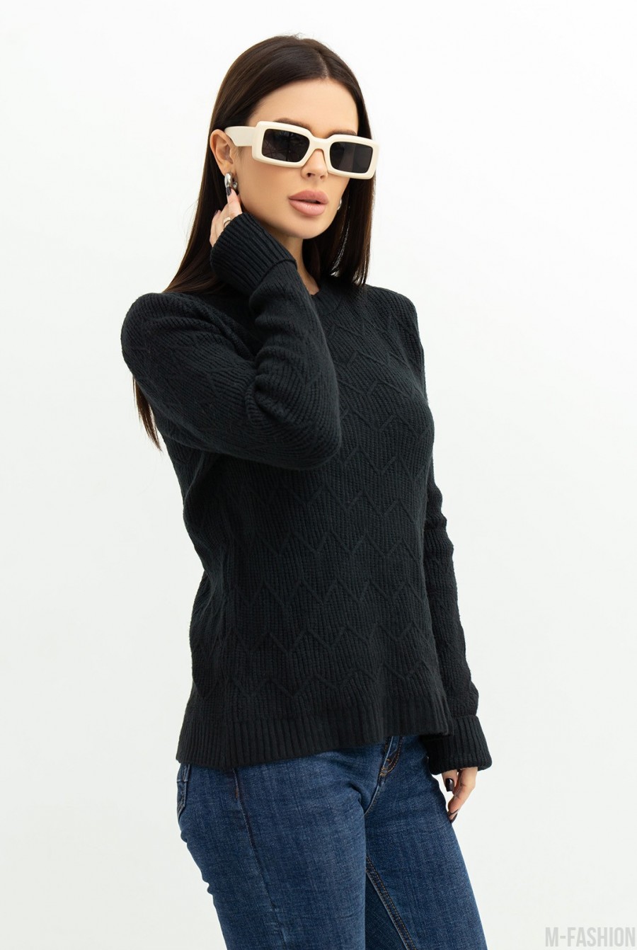 Черный мягкий свитер с вязаными узорами- Фото 2