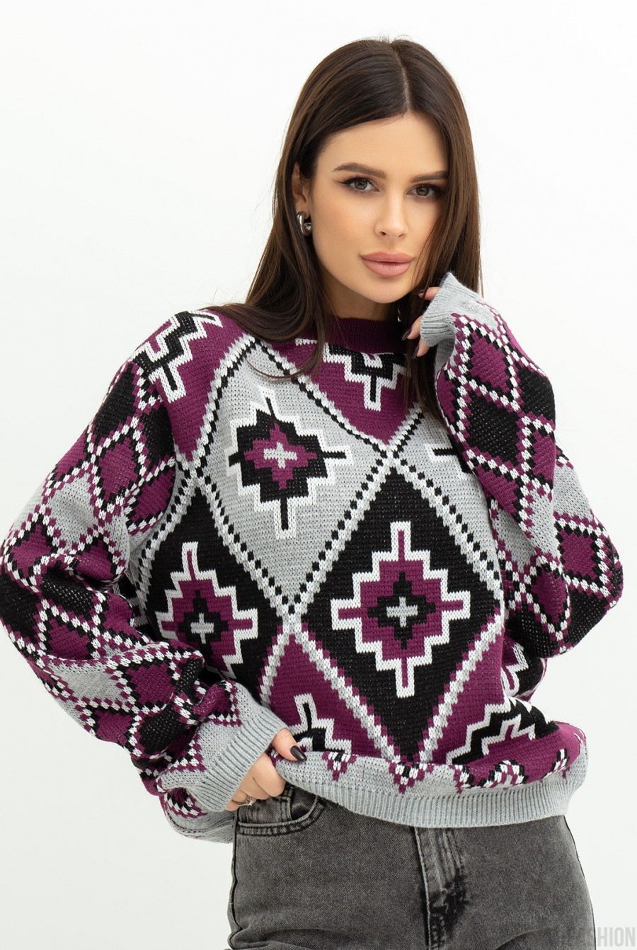 Фиолетовый свободный свитер с орнаментом - Фото 1