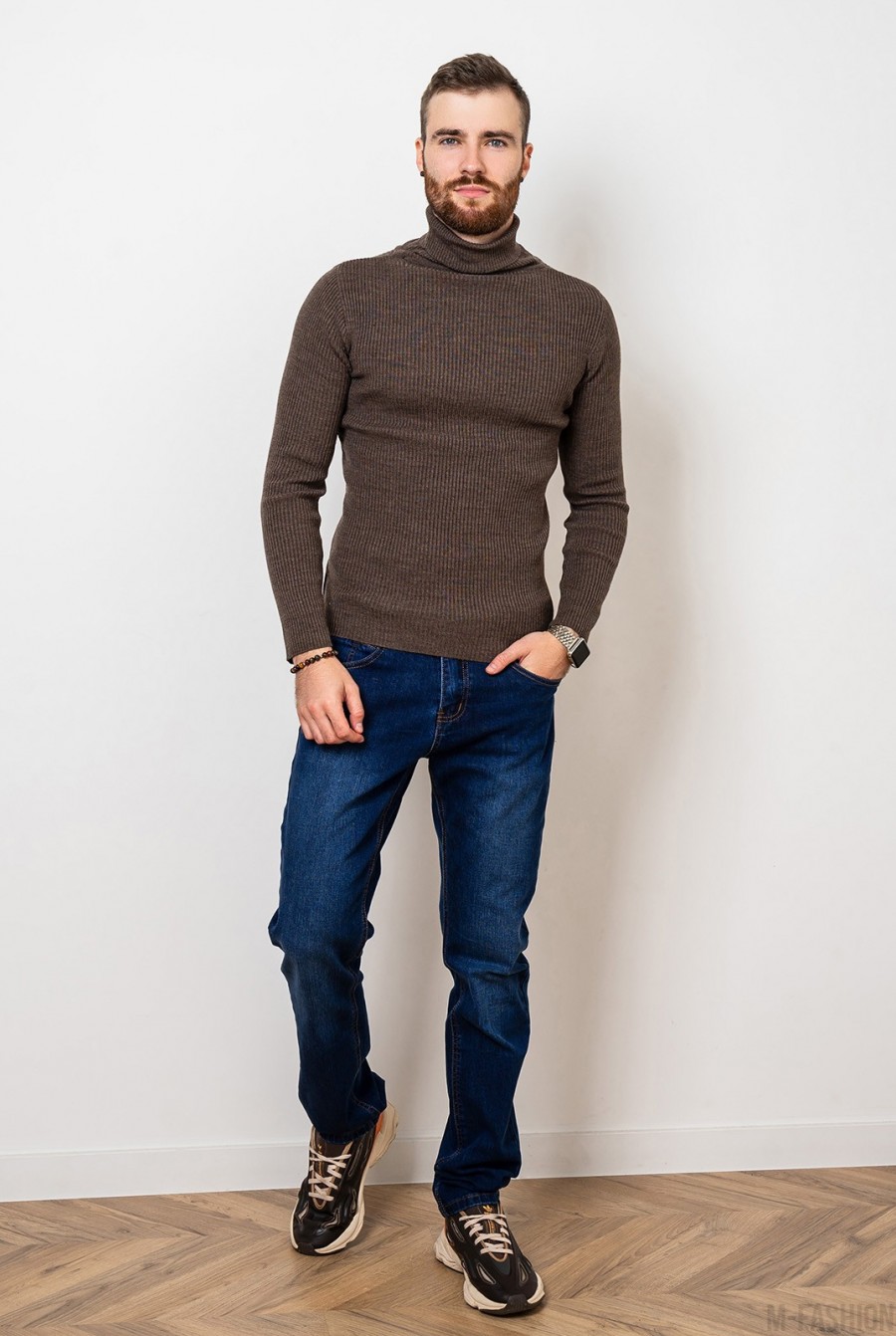 Коричневый шерстяной свитер с высоким горлом - Фото 1