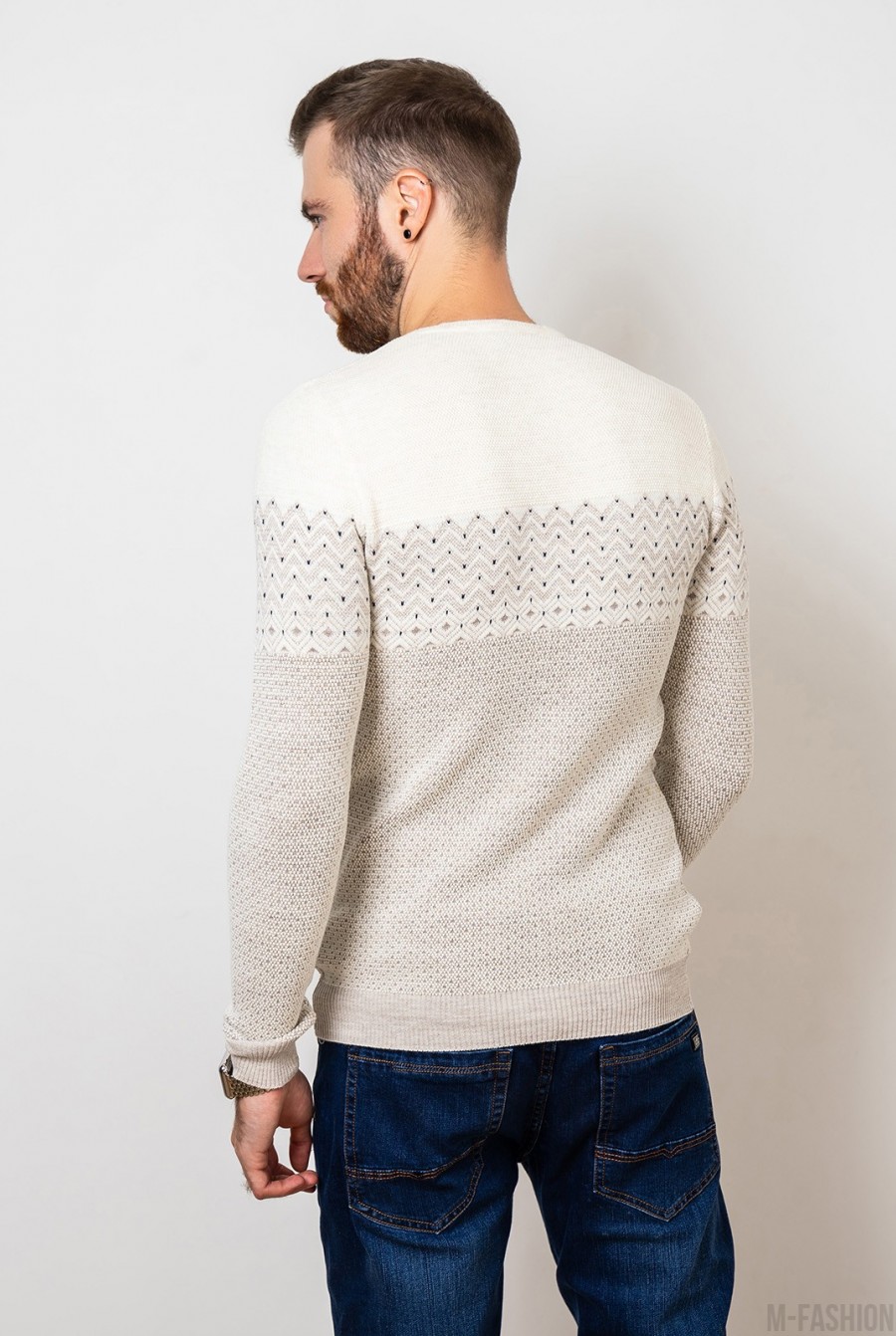 Молочный свитер фактурной вязки- Фото 3