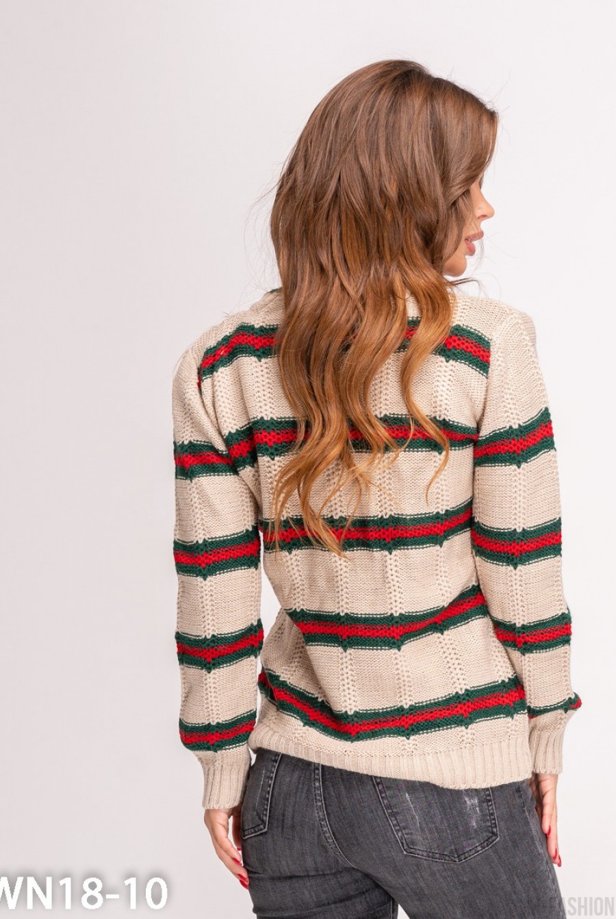 Бежевый вязаный свитер с красно-зелеными полосками- Фото 5