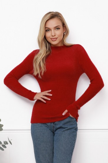 Красный фактурный свитер-травка с высоким горлом