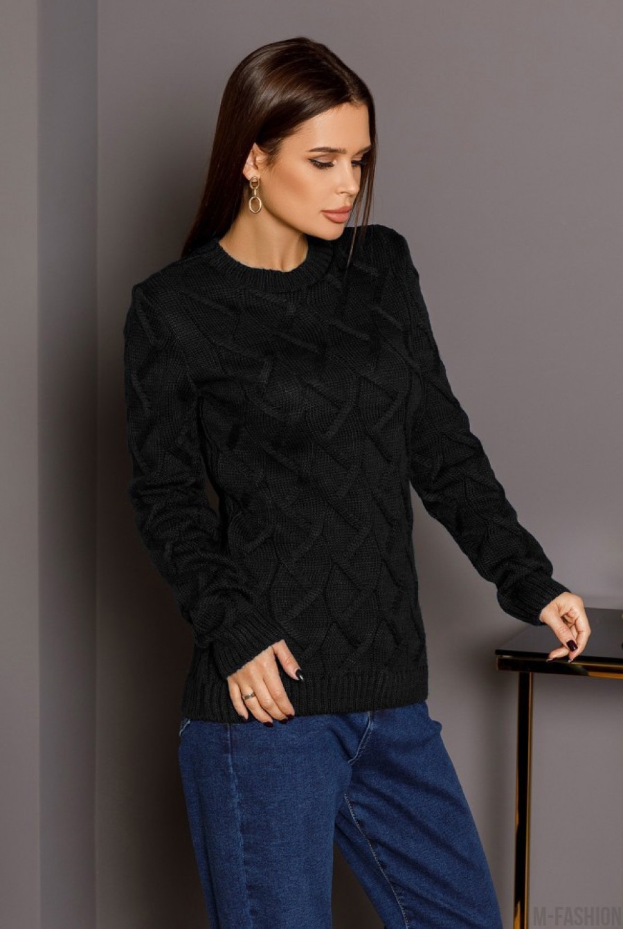 Черный шерстяной свитер объемной комбинированной вязки - Фото 1
