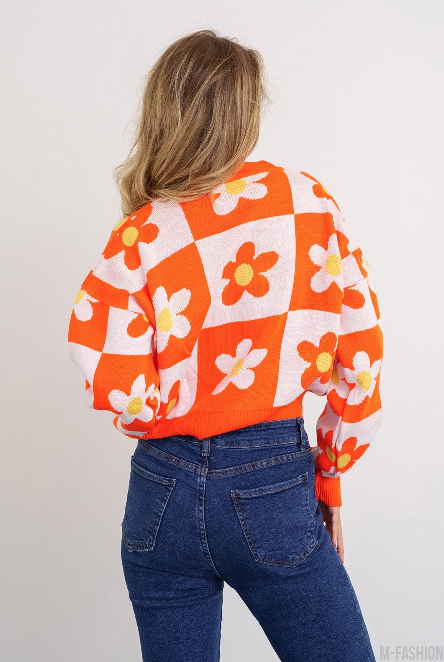 Оранжевый клетчатый свитер с цветочным декором- Фото 3