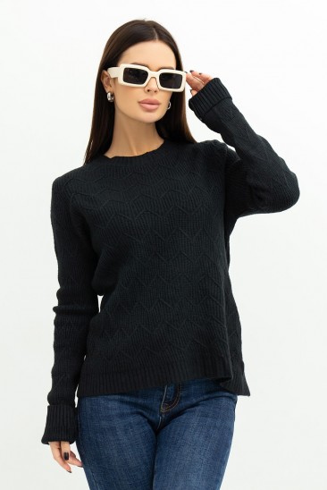 Черный мягкий свитер с вязаными узорами