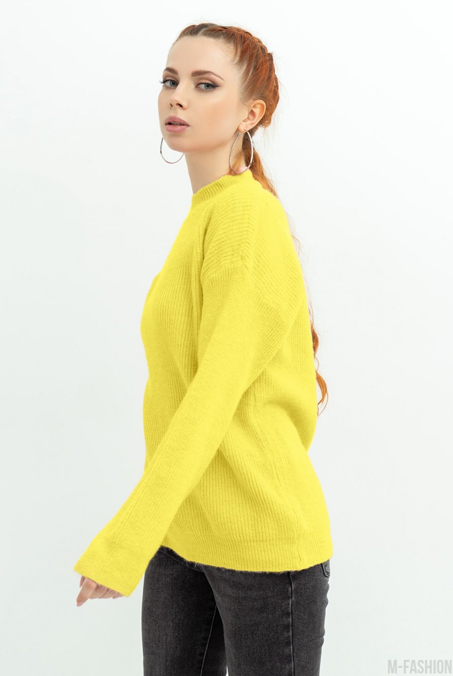 Желтый свободный вязаный свитер- Фото 2