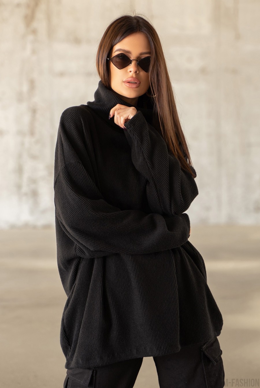 Черный ангоровый свитер с хомутом - Фото 1
