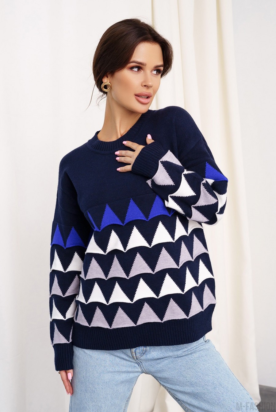 Темно-синий вязаный свитер с объемными треугольниками - Фото 1