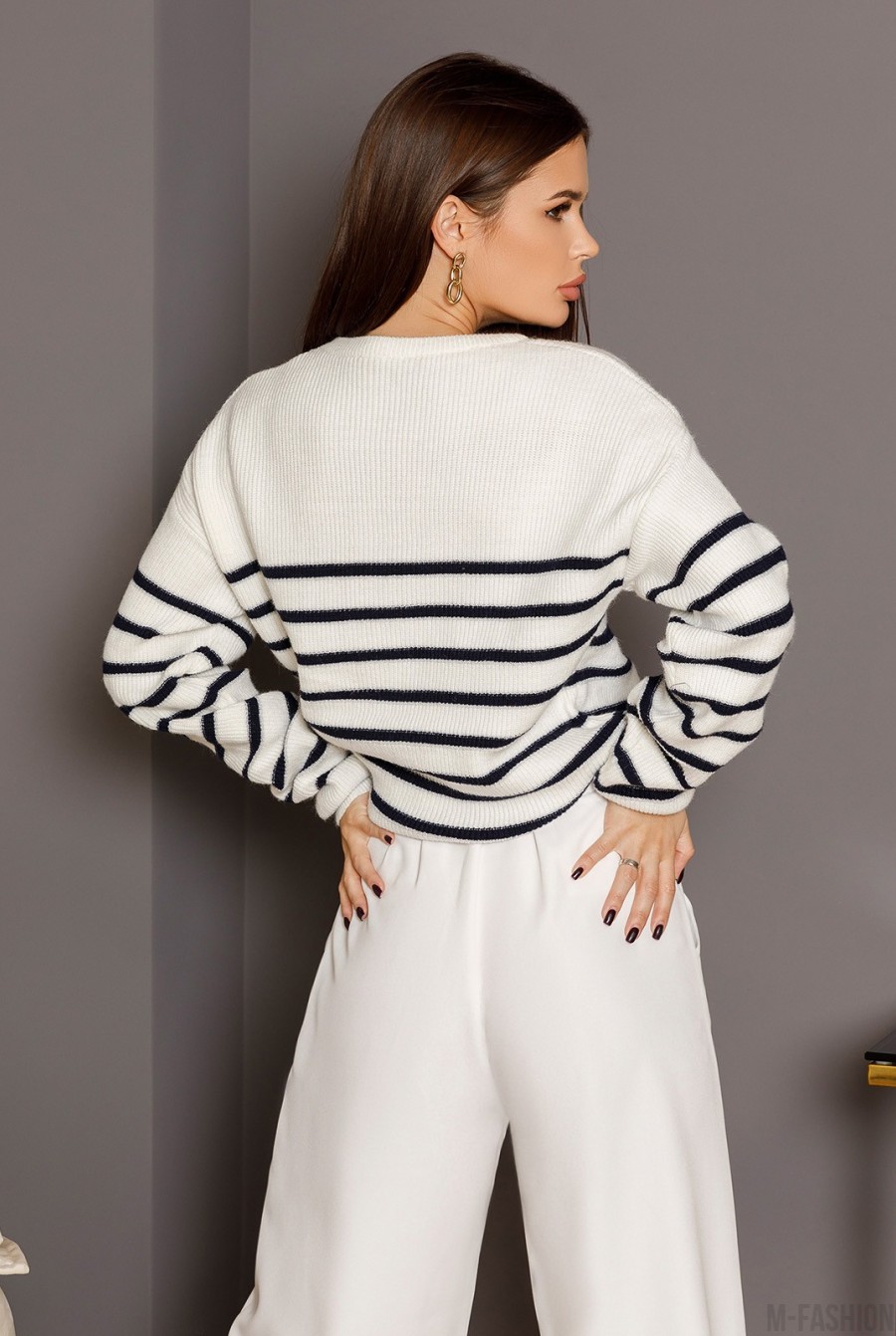 Белый вязаный полосатый свитер с люрексом- Фото 3