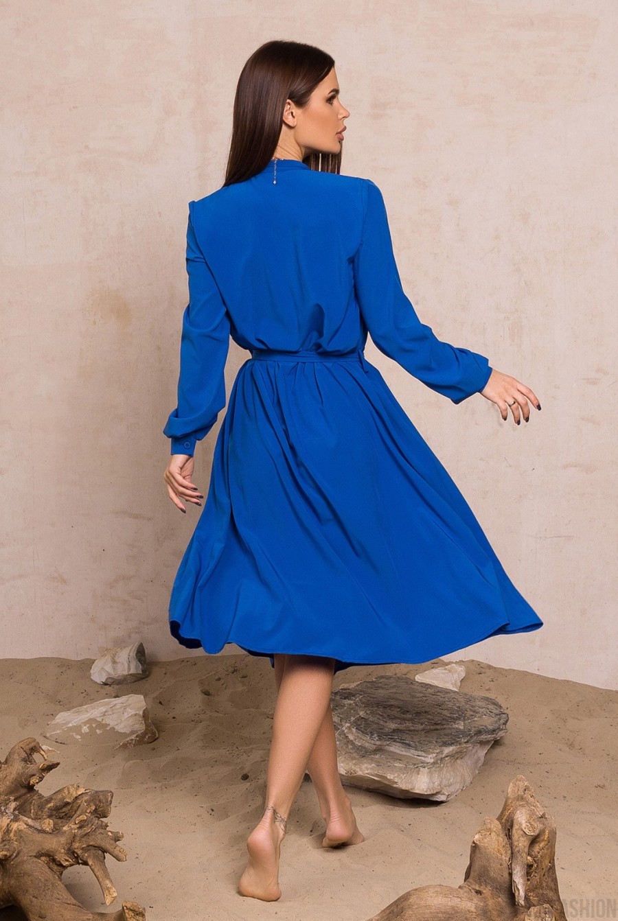 Синее платье-рубашка расклешенного кроя- Фото 3