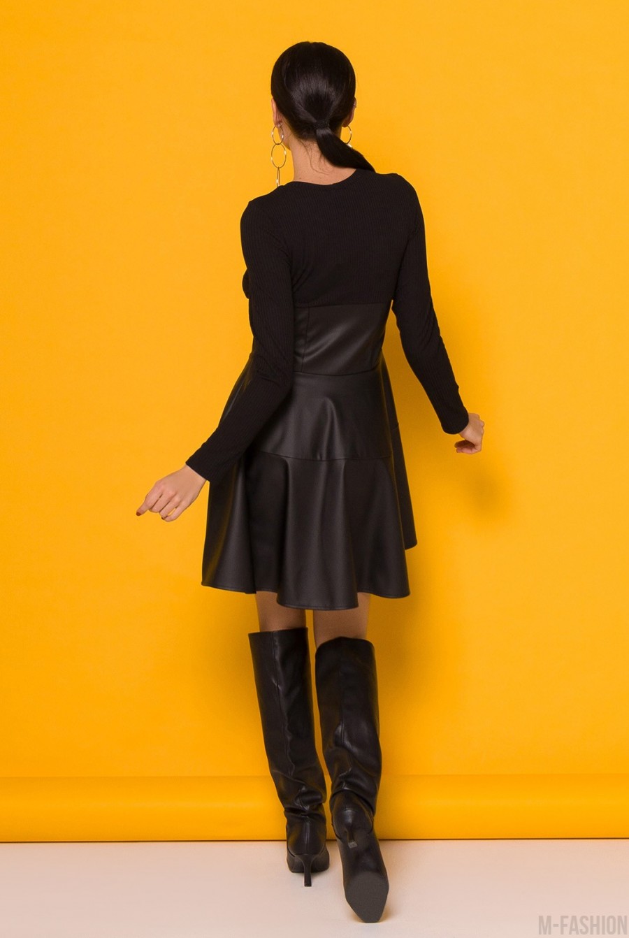 Черное кожаное платье с трикотажной вставкой- Фото 3