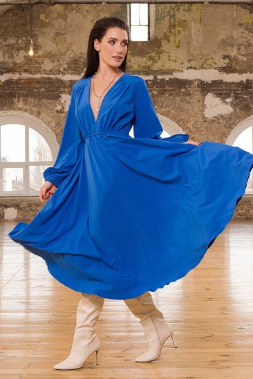 Синее приталенное платье с рукавами-фонариками