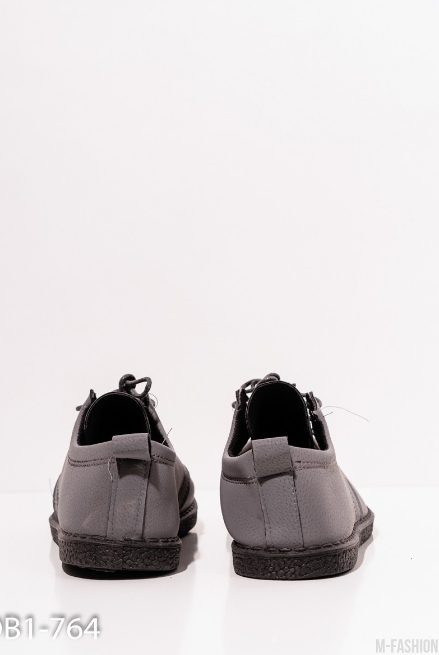 Серые спортивные туфли из эко-кожи- Фото 4