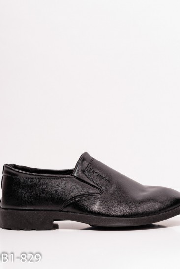Черные классические туфли из эко-кожи