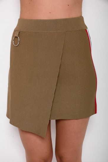 Эластичная асимметричная юбка цвета хаки на запах с цветными вставками по бокам