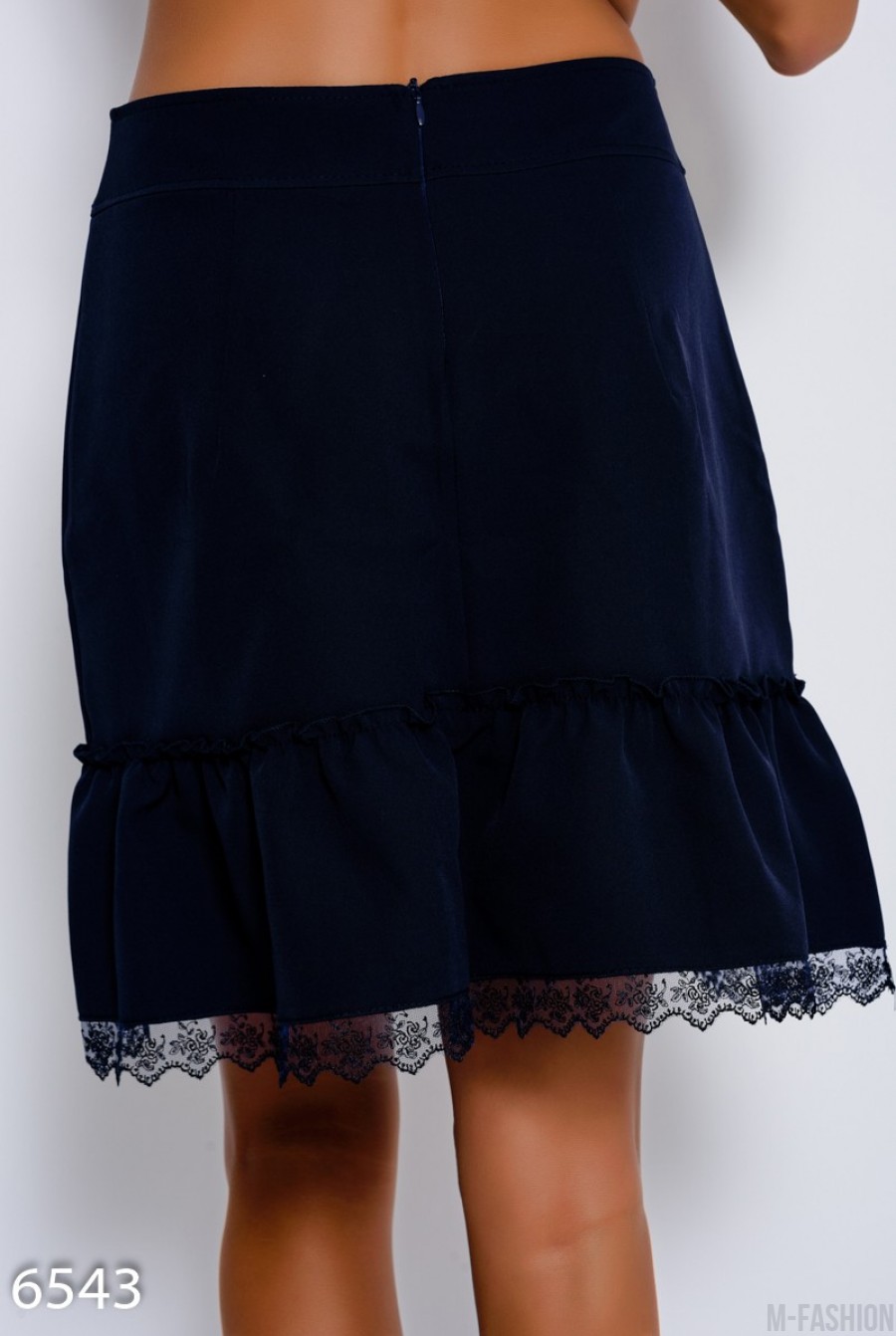 Темно-синяя короткая юбка с воланом и кружевом- Фото 3