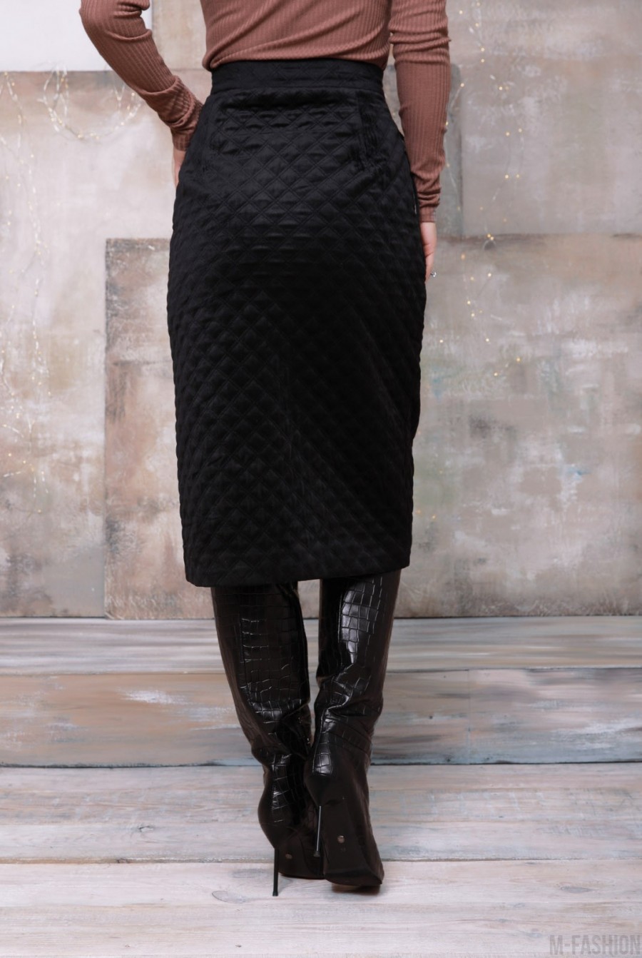 Черная велюровая стеганая юбка на пуговицах- Фото 3