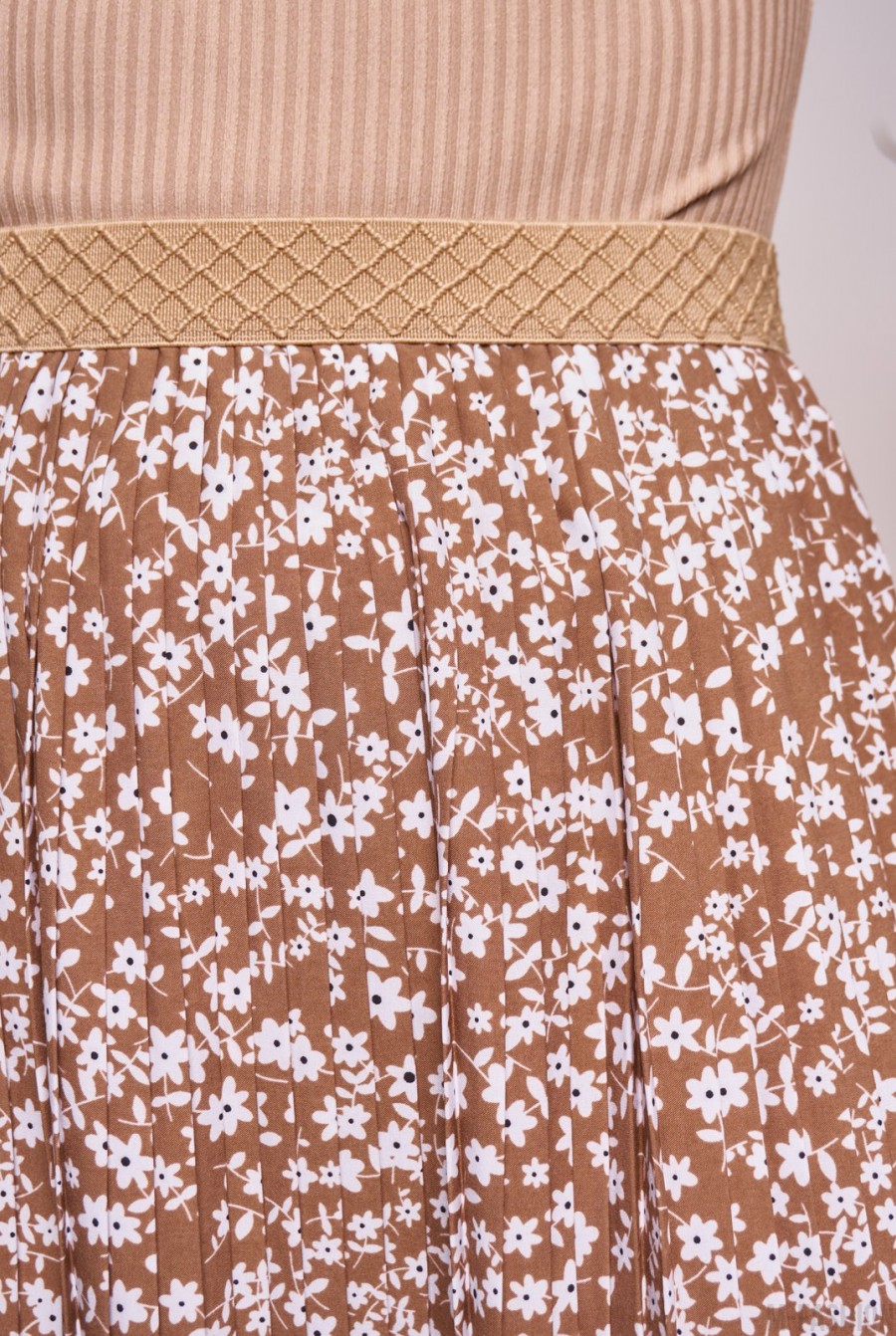Коричневая плиссированная юбка с принтом- Фото 3